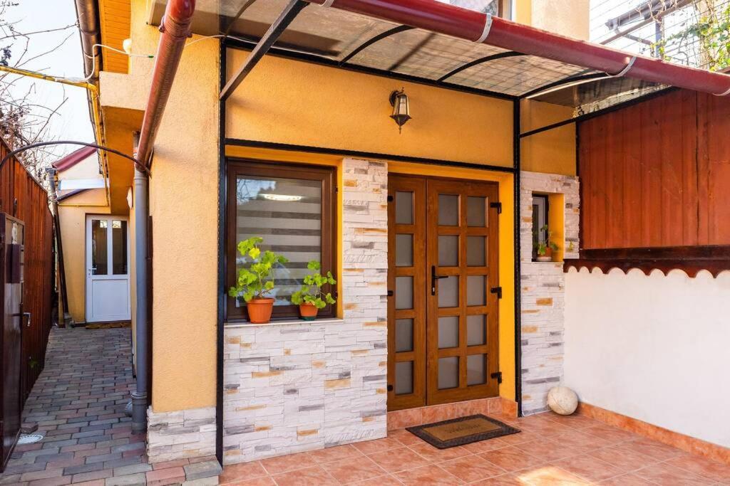 Cozy House With Nice Garden In Heart Of City Center Villa Cluj-Napoca Esterno foto